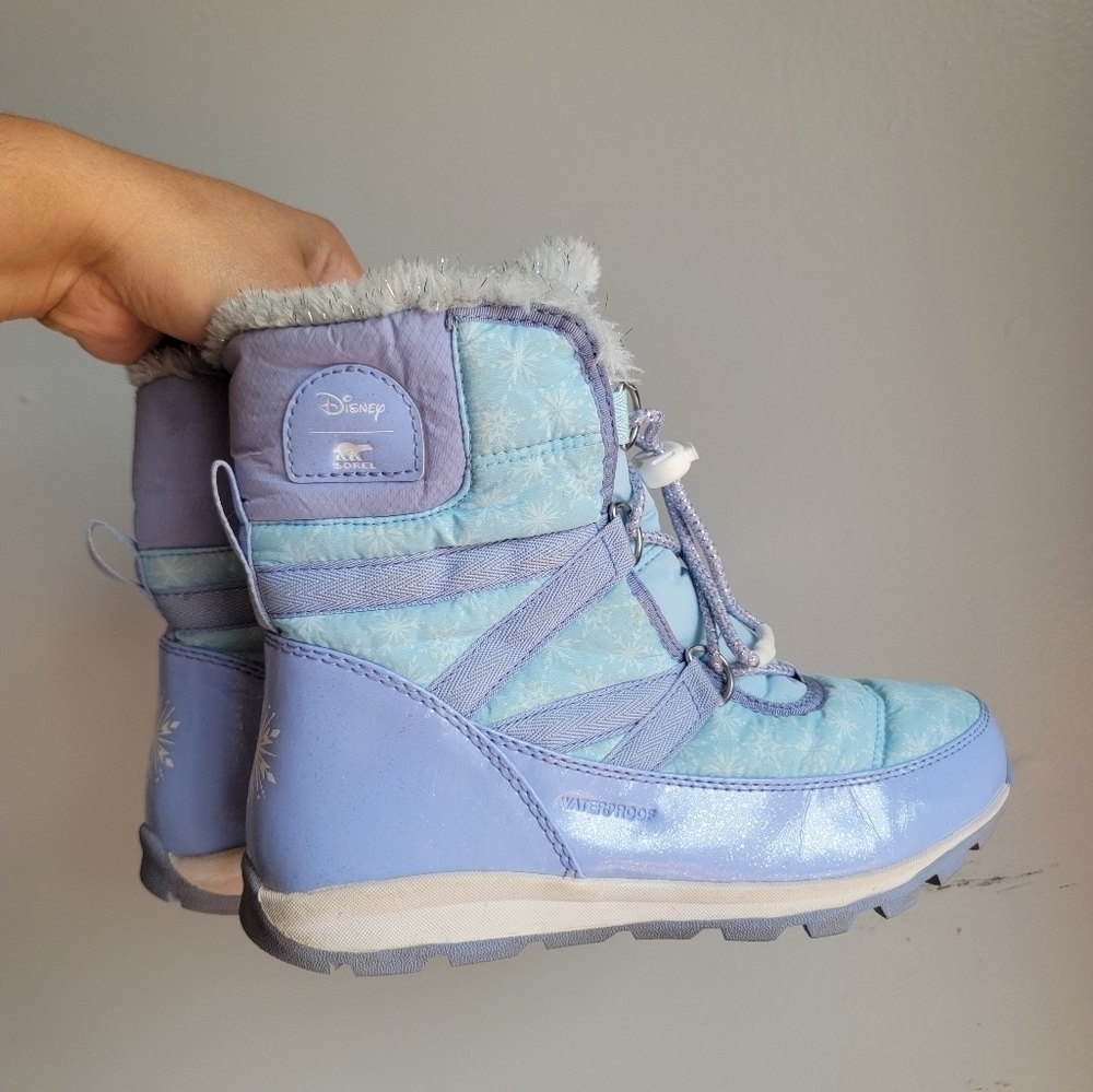 Sorel x Disney Frozen big girl size 6 blue snow boots